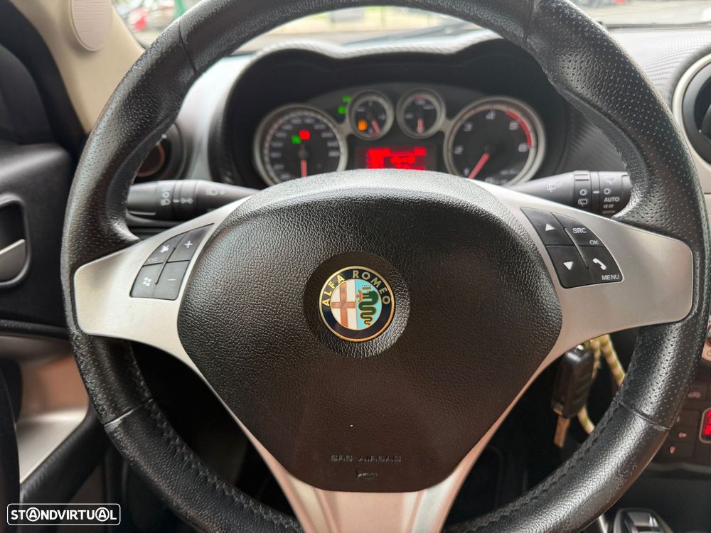 Alfa Romeo MiTo 1.3 JTD Distinctive S&S - 11