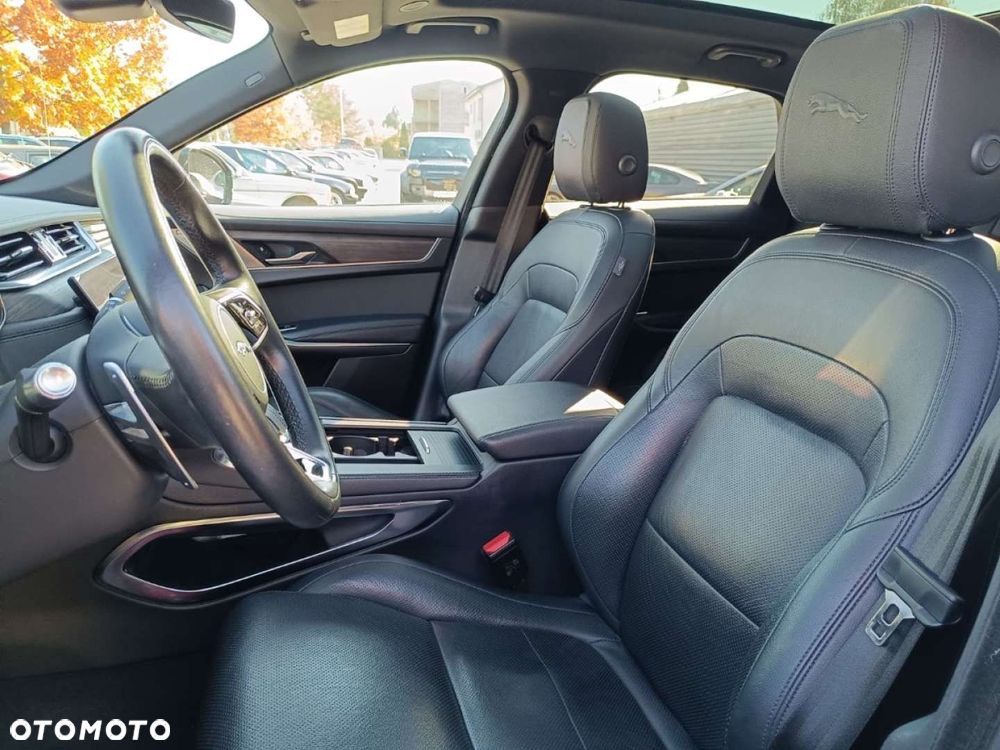 Jaguar F-Pace - 24