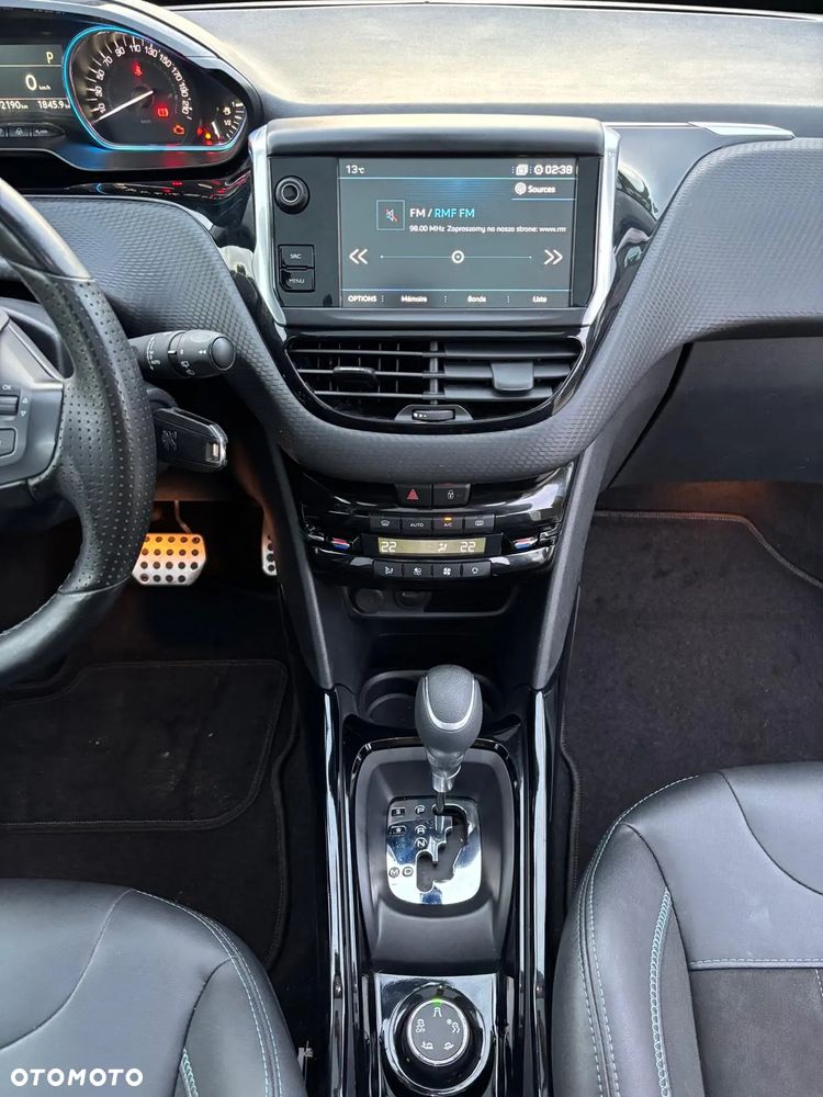 Peugeot 2008 1.2 Pure Tech Crossway S&S EAT6 - 16