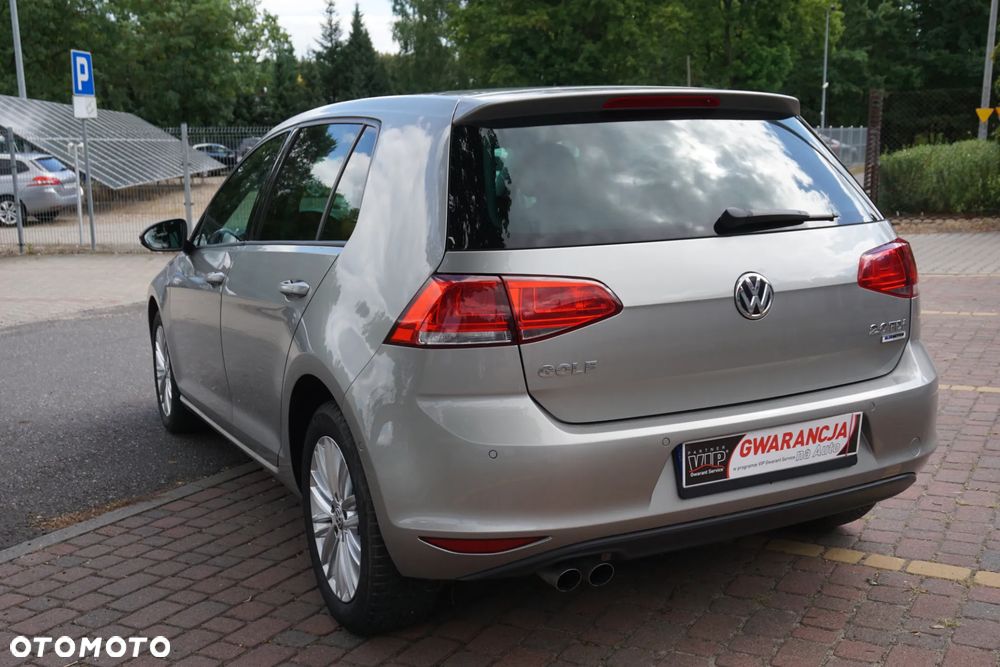 Volkswagen Golf 2.0 TDI BlueMotion Technology Cup - 6