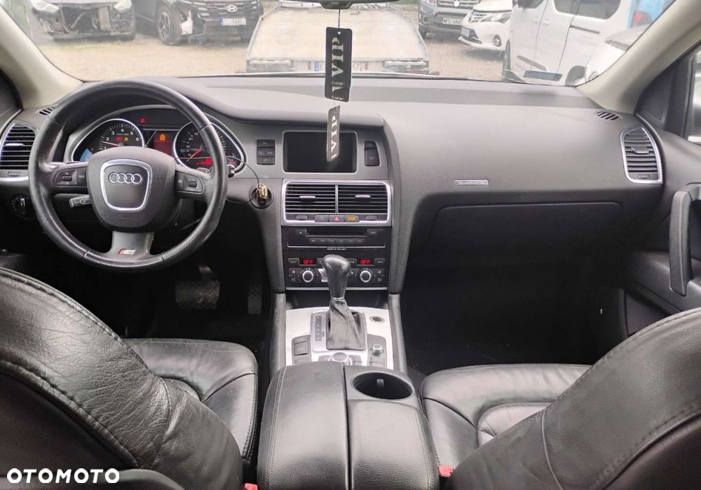 Audi Q7 - 7