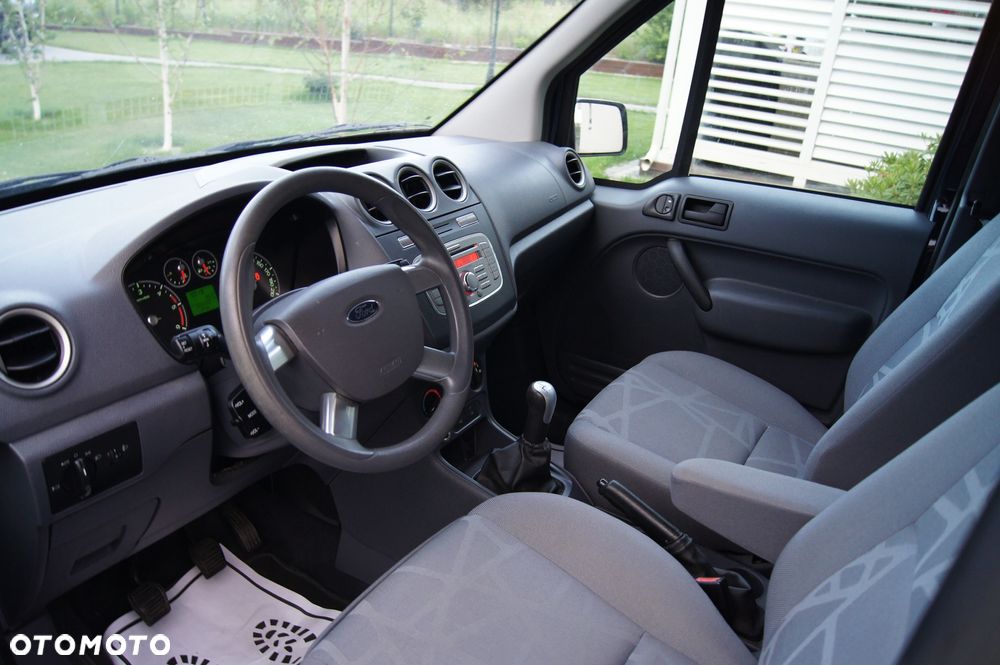 Ford Tourneo Connect - 8