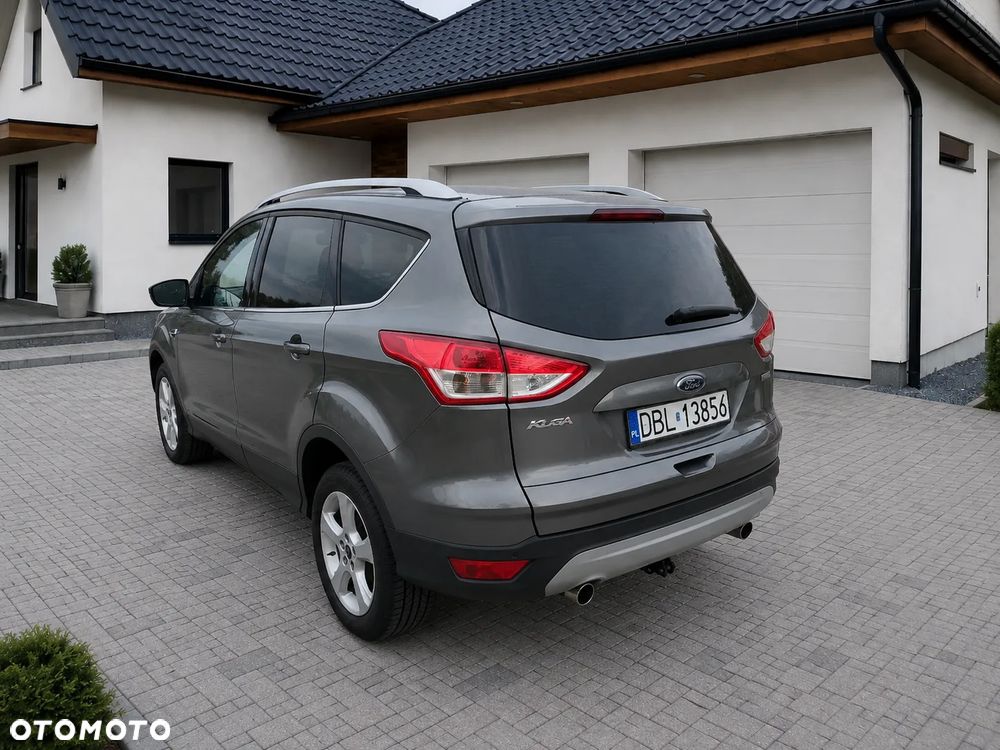 Ford Kuga 1.6 EcoBoost 2x4 Titanium - 4