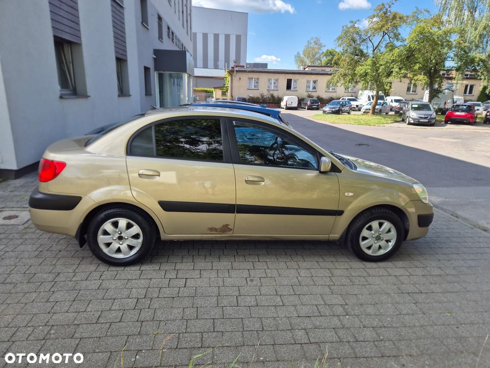 Kia Rio 1.4 (abs) / Comfort - 4