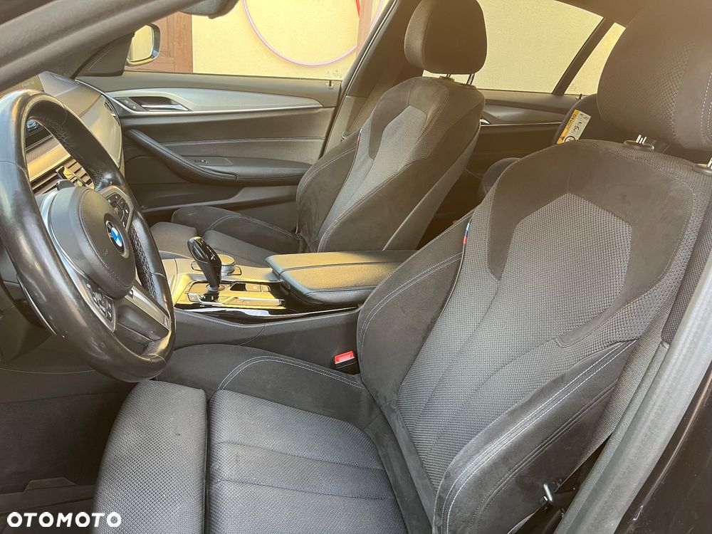 BMW Seria 5 540i xDrive - 15