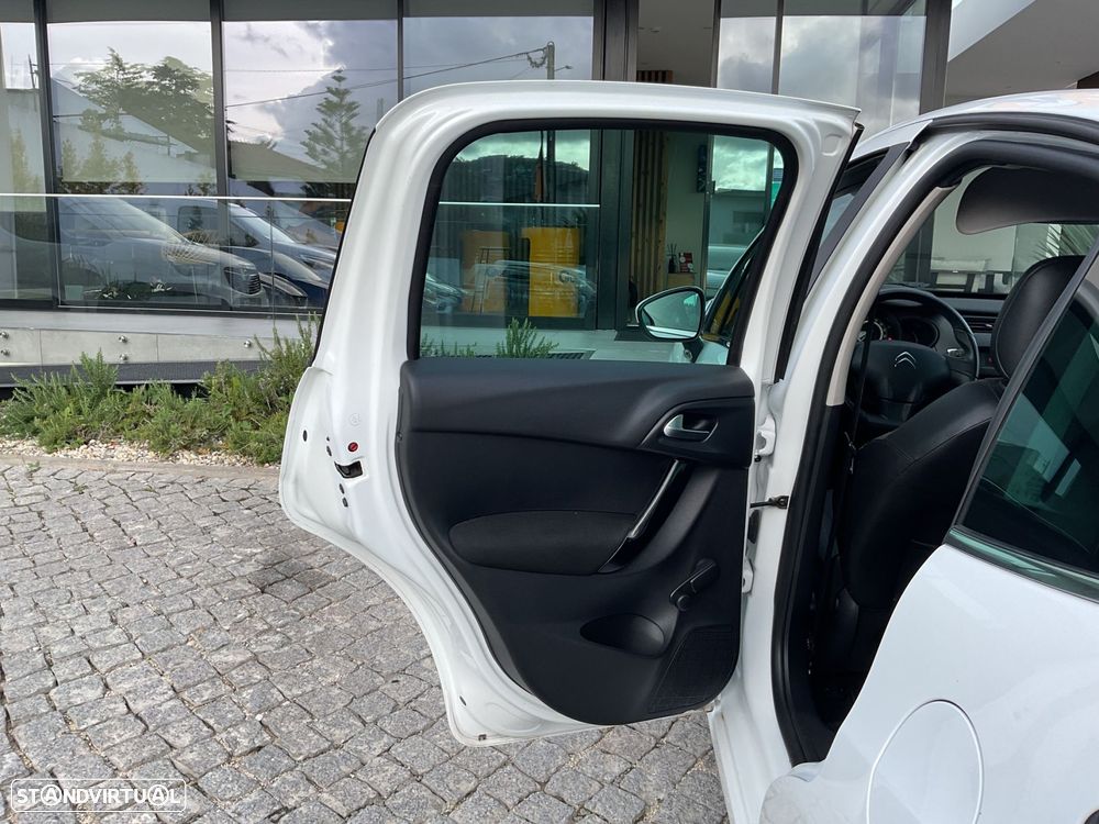 Citroën C3 1.2 PureTech Attraction - 36