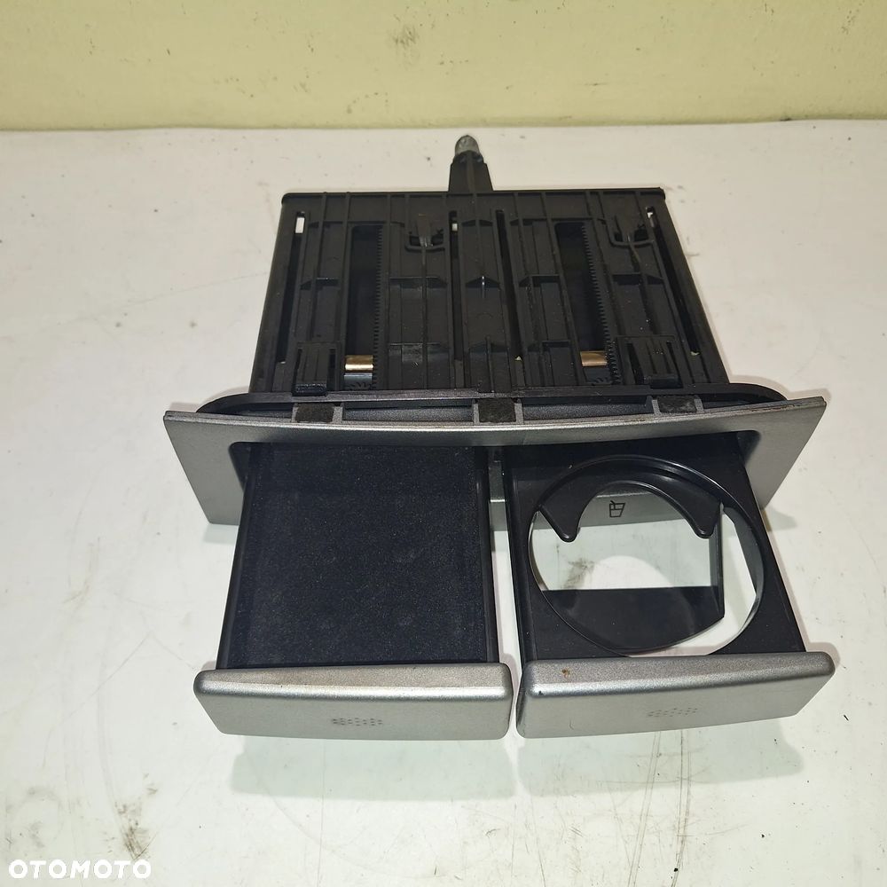 UCHWYT NA NAPOJE CUPHOLDER ALFA 147 - 1