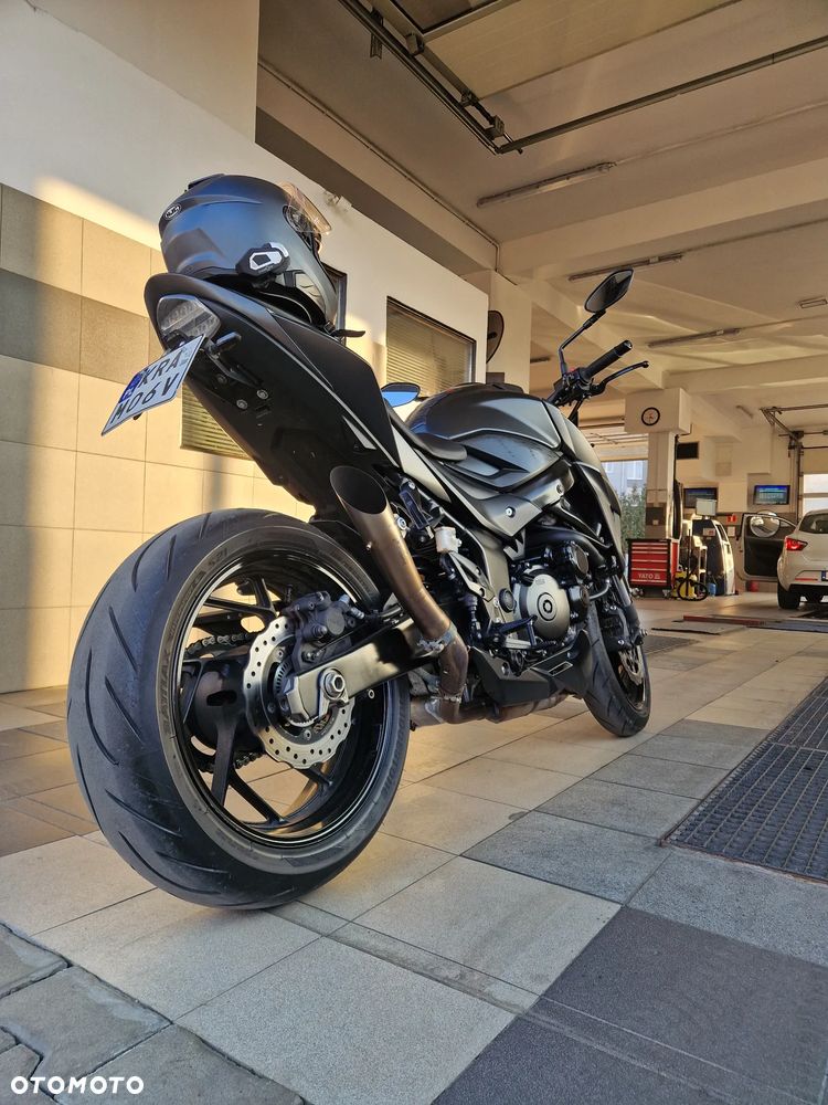 Suzuki GSX - 10