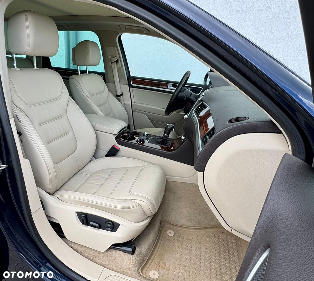 Volkswagen Touareg - 11