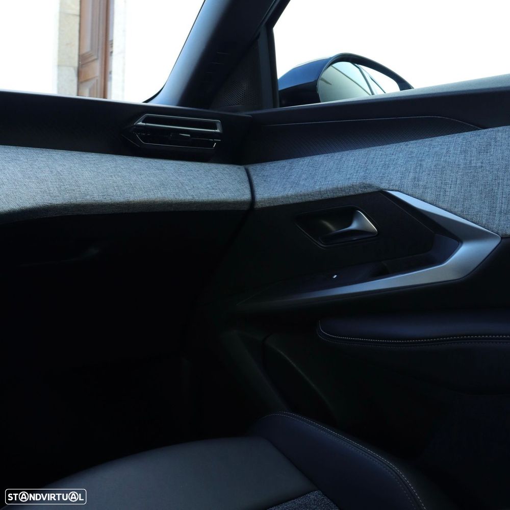 Peugeot 3008 1.2 Hybrid Allure e-DCS6 - 27