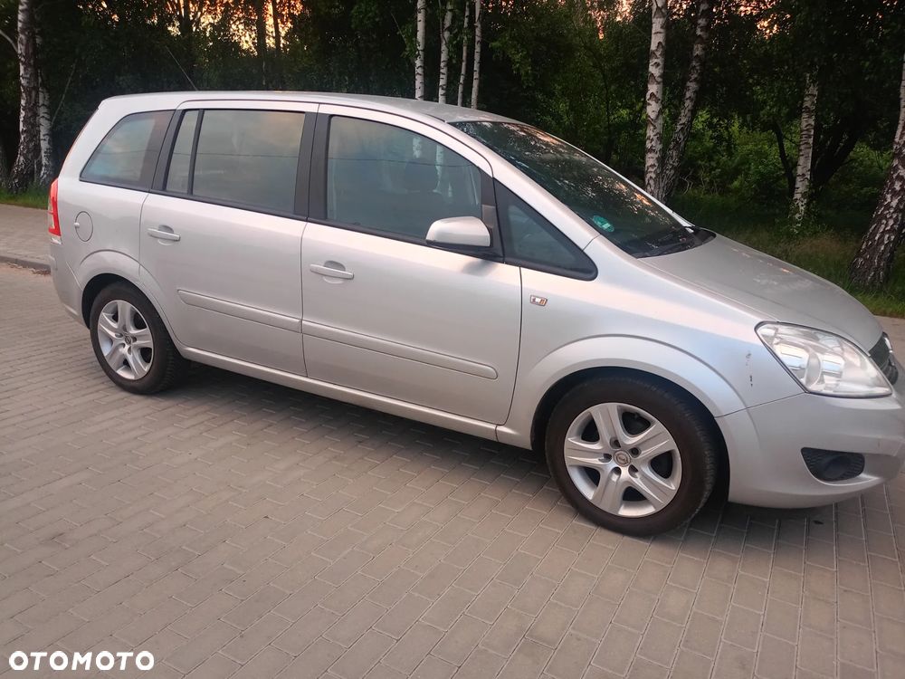 Opel Zafira 1.8 Design Edition - 2