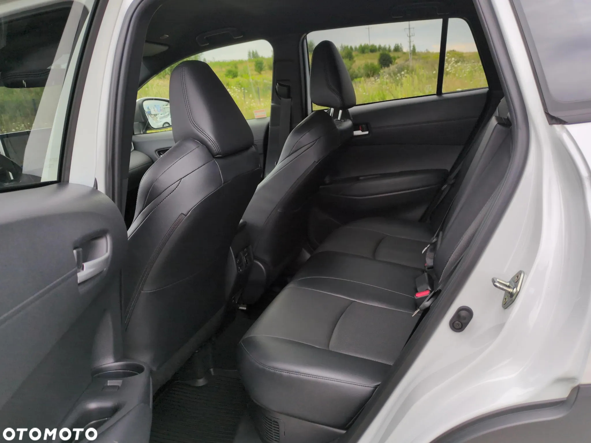 Toyota Corolla 2.0 Hybrid Executive - 11