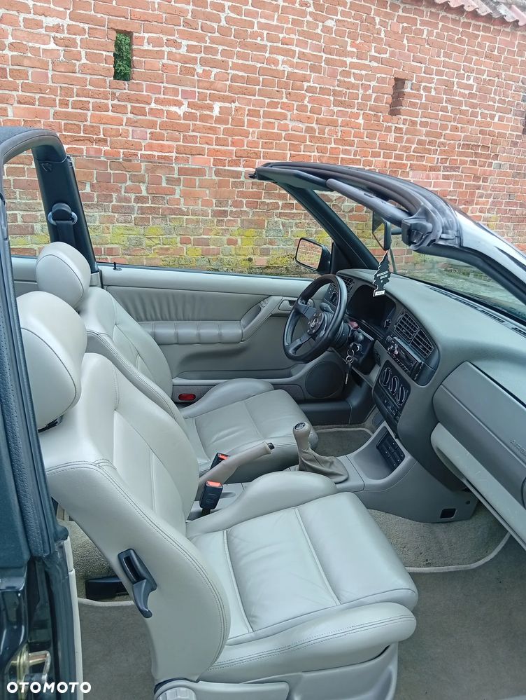 Volkswagen Golf Cabrio 1.8 - 10