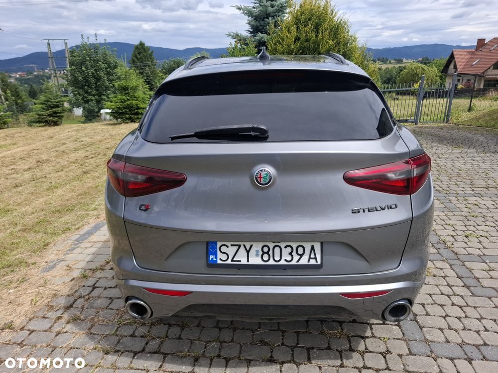 Alfa Romeo Stelvio - 3