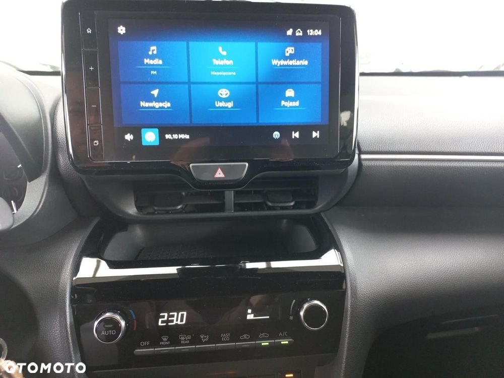 Toyota Yaris Cross Hybrid 1.5 Comfort 4x4 - 24