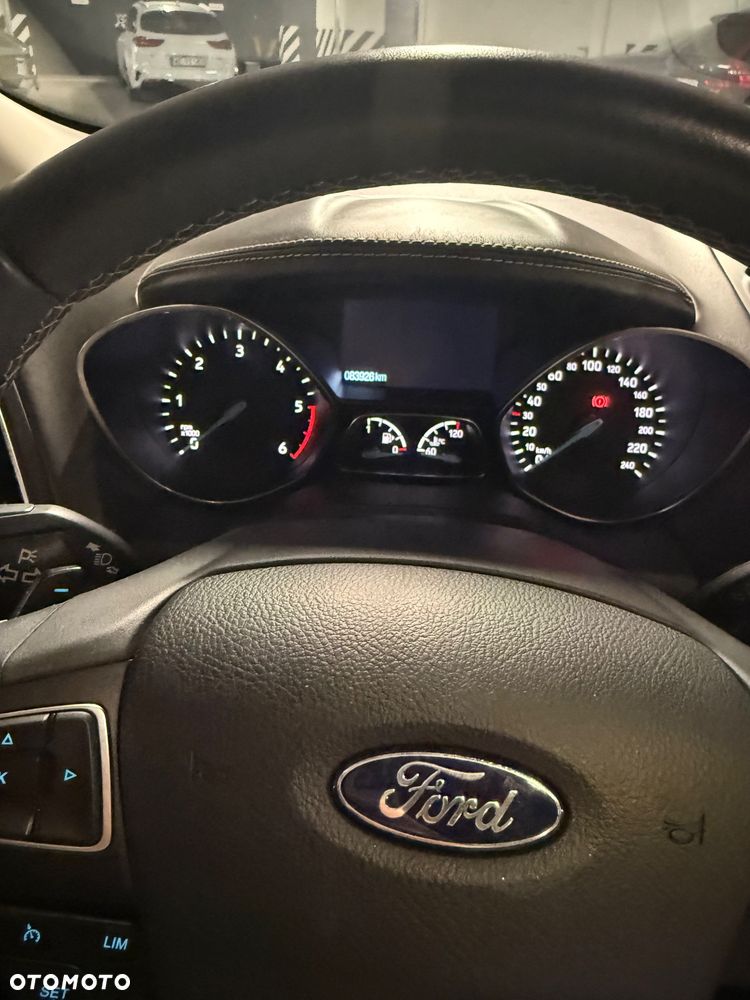 Ford Kuga - 9
