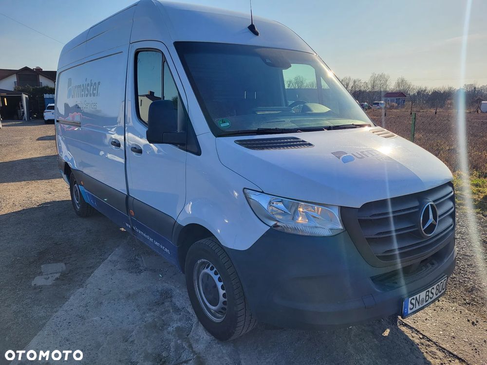 Mercedes-Benz 317 - 1