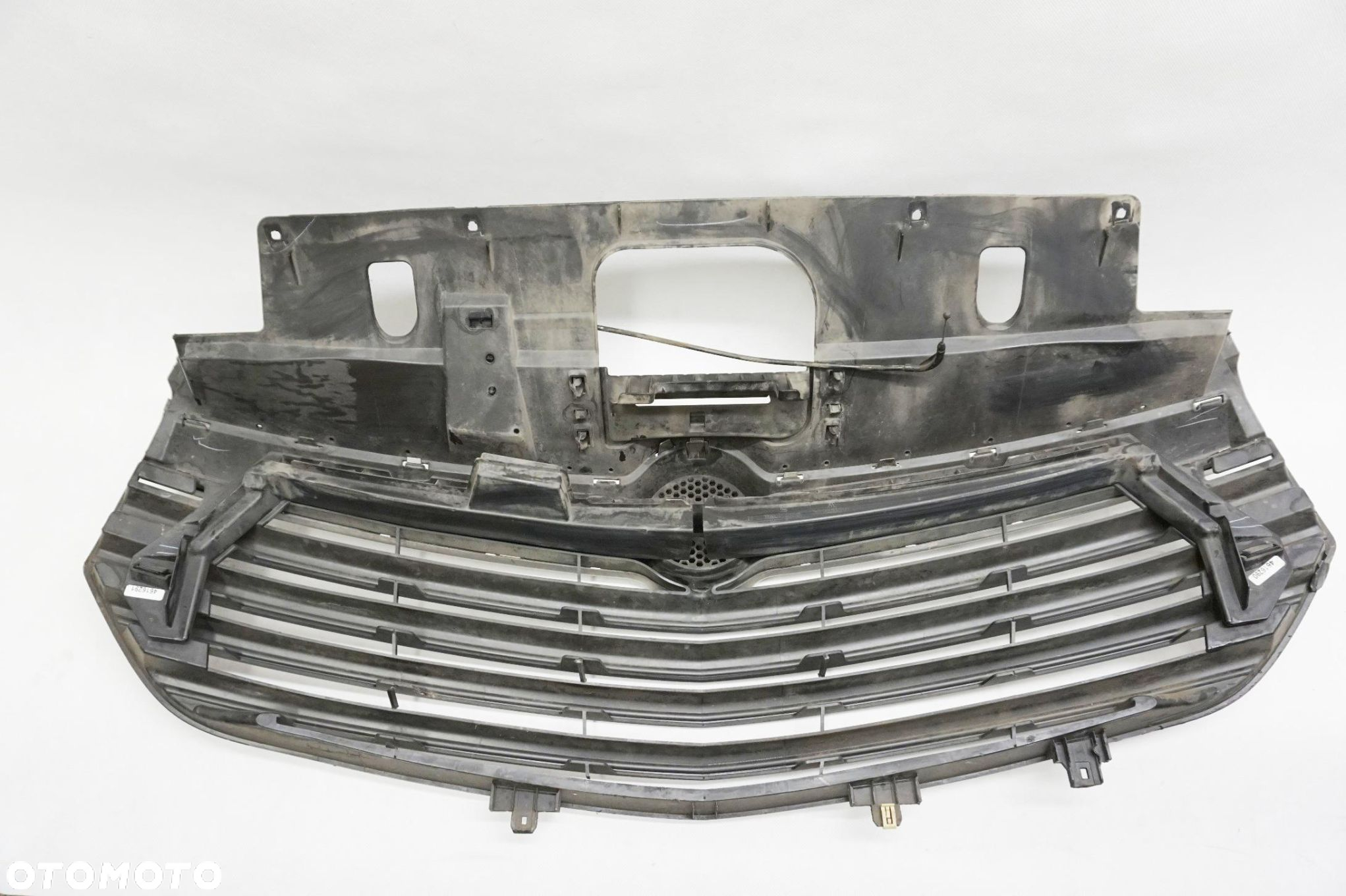 GRILL ATRAPA OPEL VIVARO B - 9