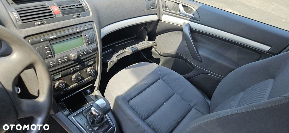 SKODA OCTAVIA II  04-08 1.9 TDI BKC - RADIO RADIOODTWARZACZ - 25