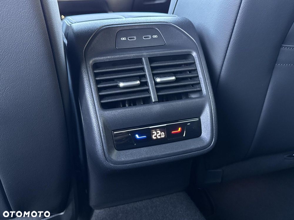 Volkswagen Passat - 36