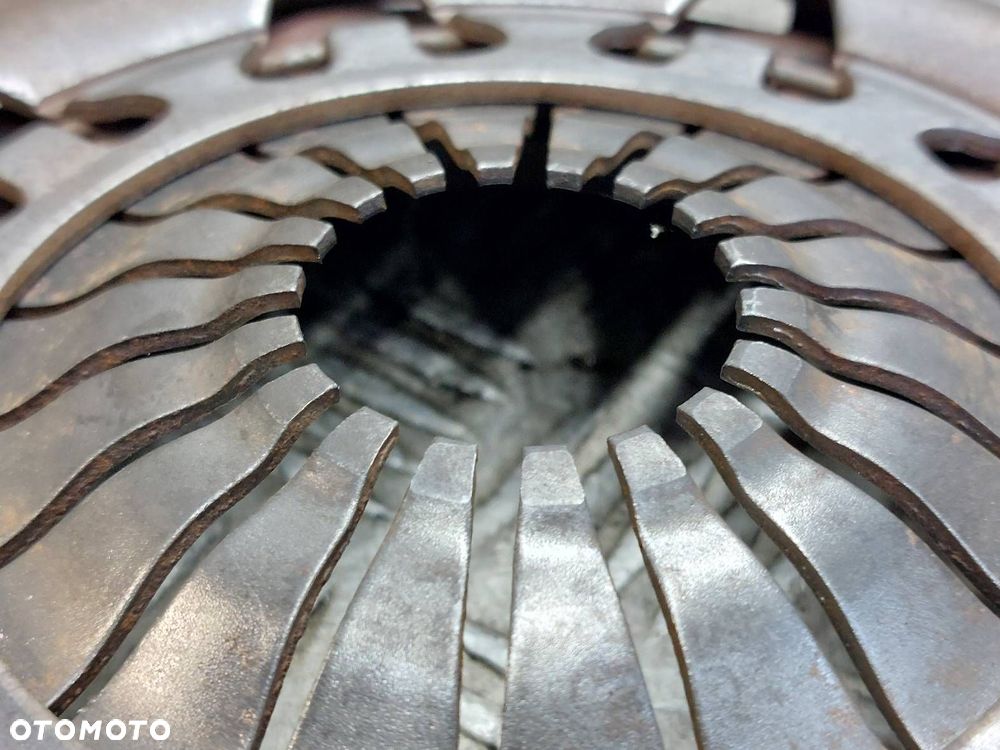 SPRZĘGŁO TARCZA + DOCISK GOLF V PLUS 1.6 FSI - 2