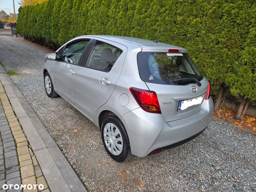 Toyota Yaris 1.33 Premium - 2