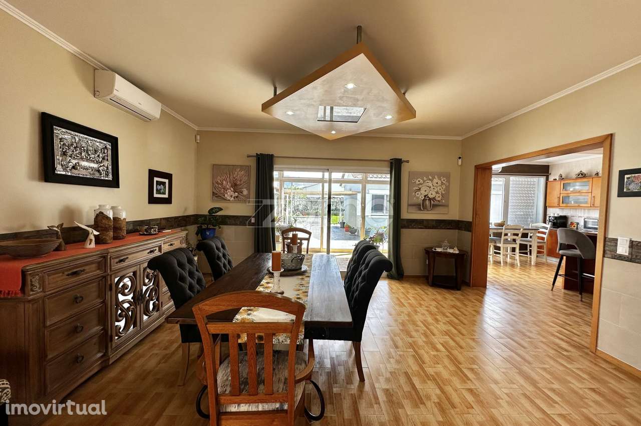 Moradia T4 com garagem e jardim - Ribeira Grande - Grande imagem: 3/27