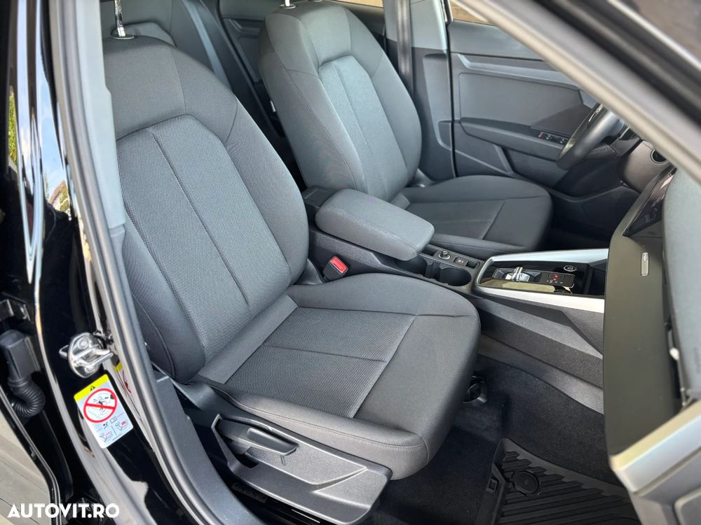 Audi A3 Sportback 2.0 30 TDI S tronic Basic - 33