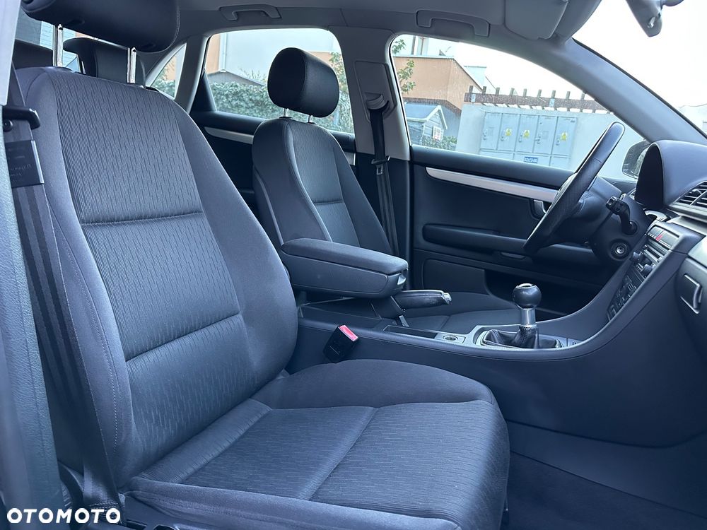 Audi A4 Limousine - 3