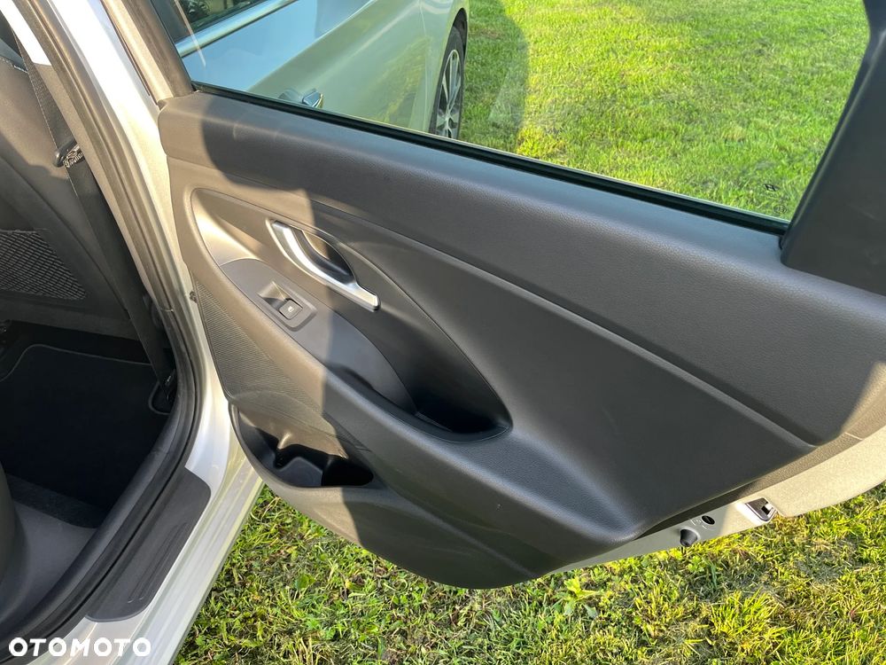 Hyundai i30 1.6 D Premiere Luxury DCT - 20