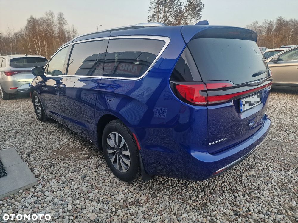 Chrysler Pacifica - 11