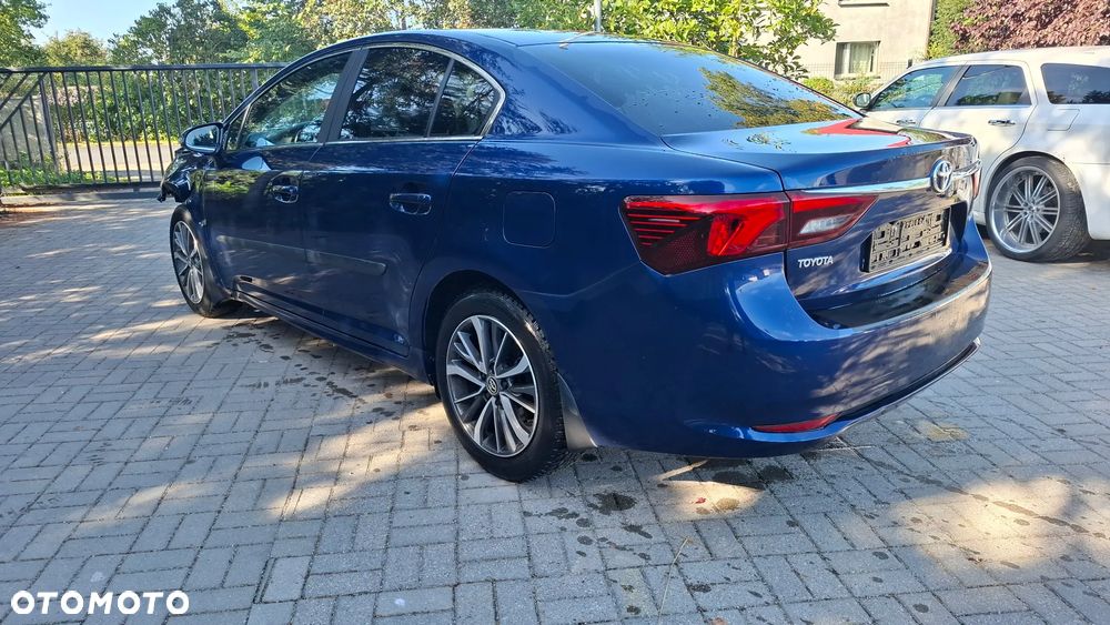 Toyota Avensis - 1