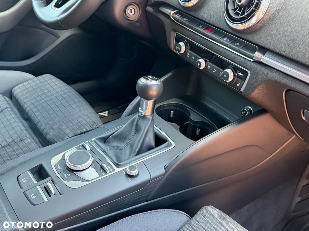 Audi A3 Sportback 1.5 TFSI cylinder on demand sport - 26
