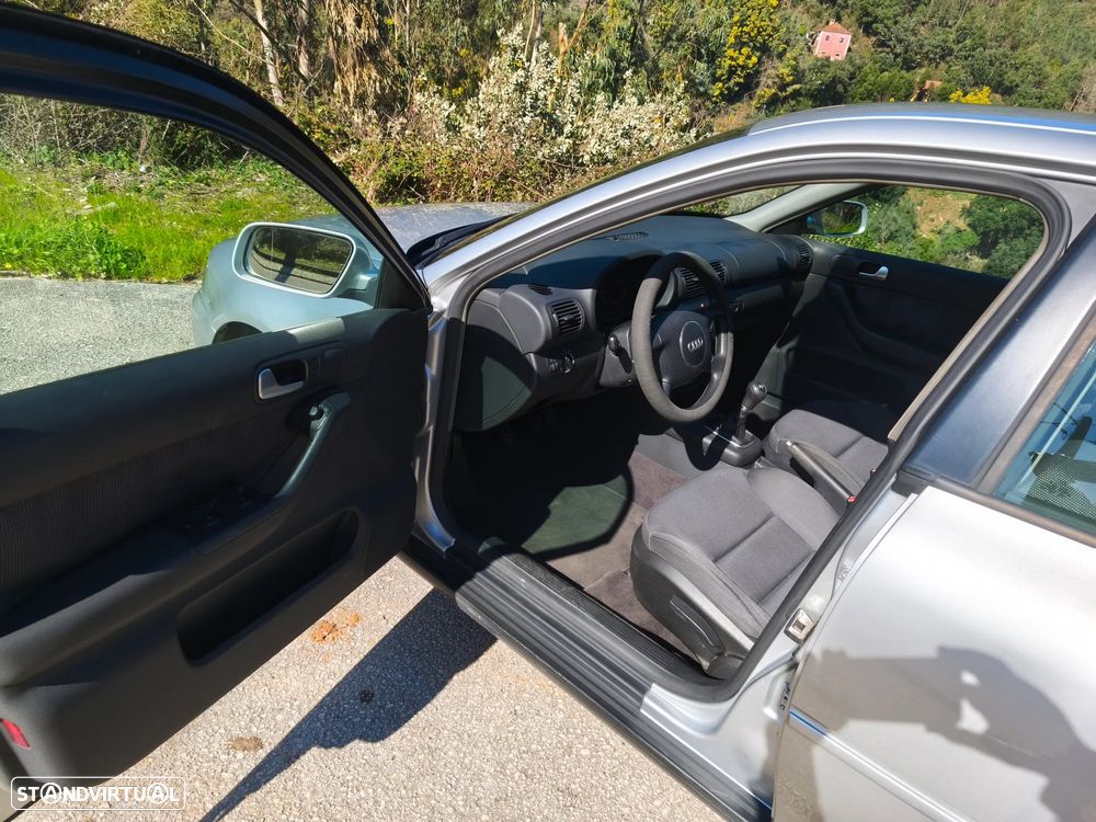 Audi A3 1.6 Sport 16 - 9