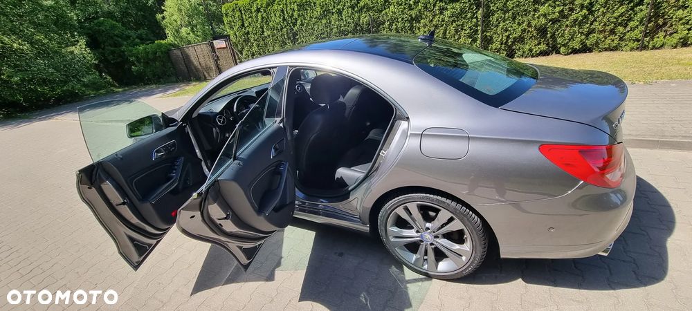 Mercedes-Benz CLA 250 4Matic 7G-DCT UrbanStyle Edition - 29