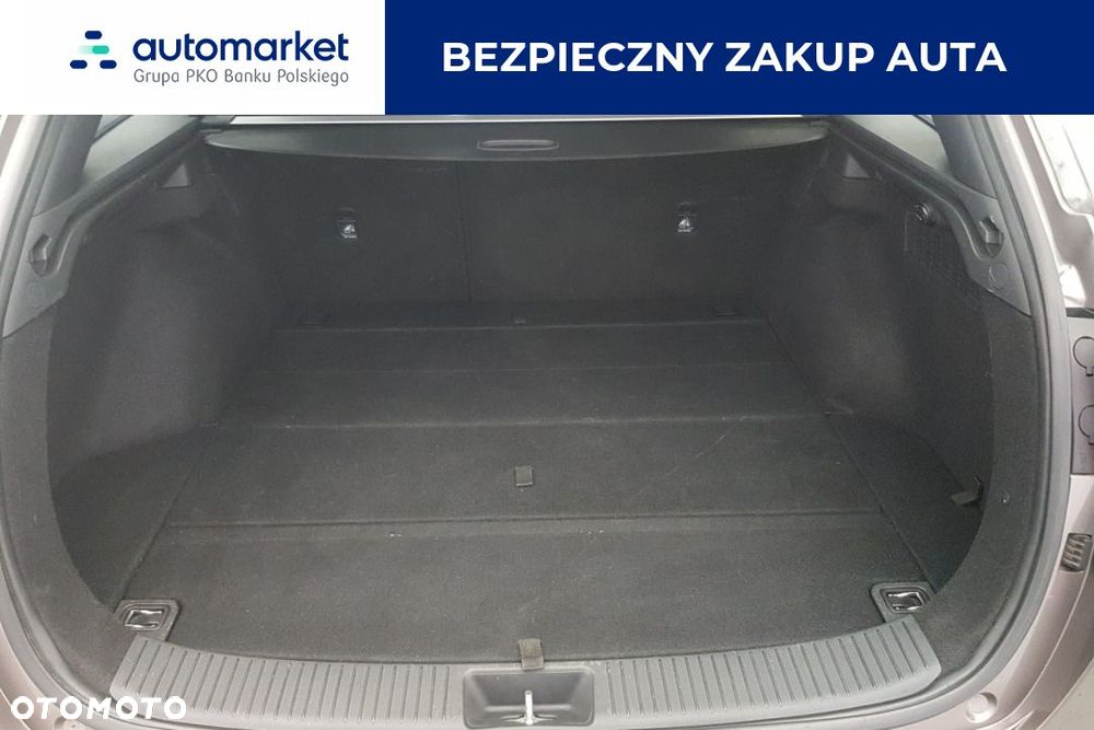 Hyundai i30 1.6 D Classic + - 12