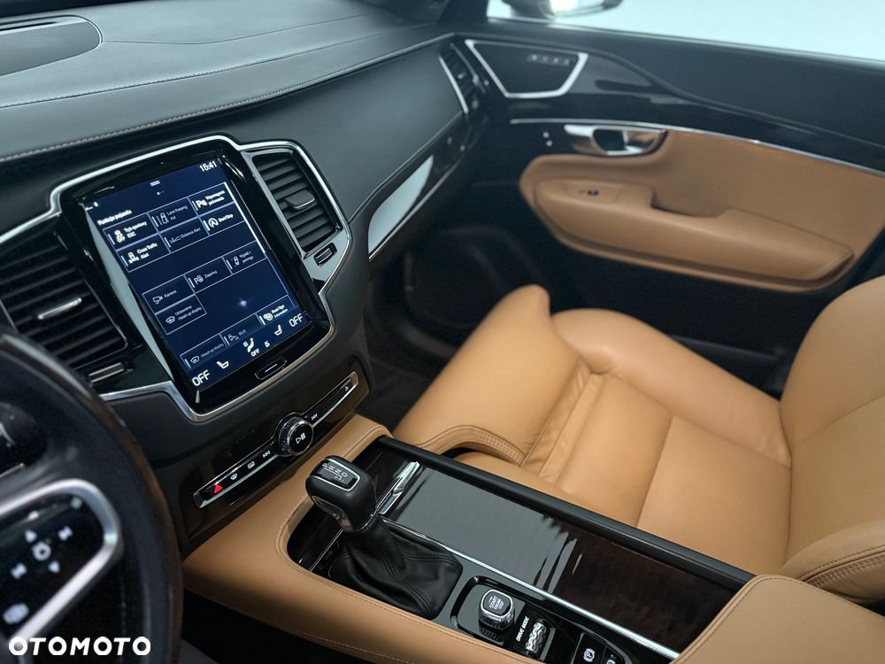 Volvo XC 90 D5 AWD Inscription - 16