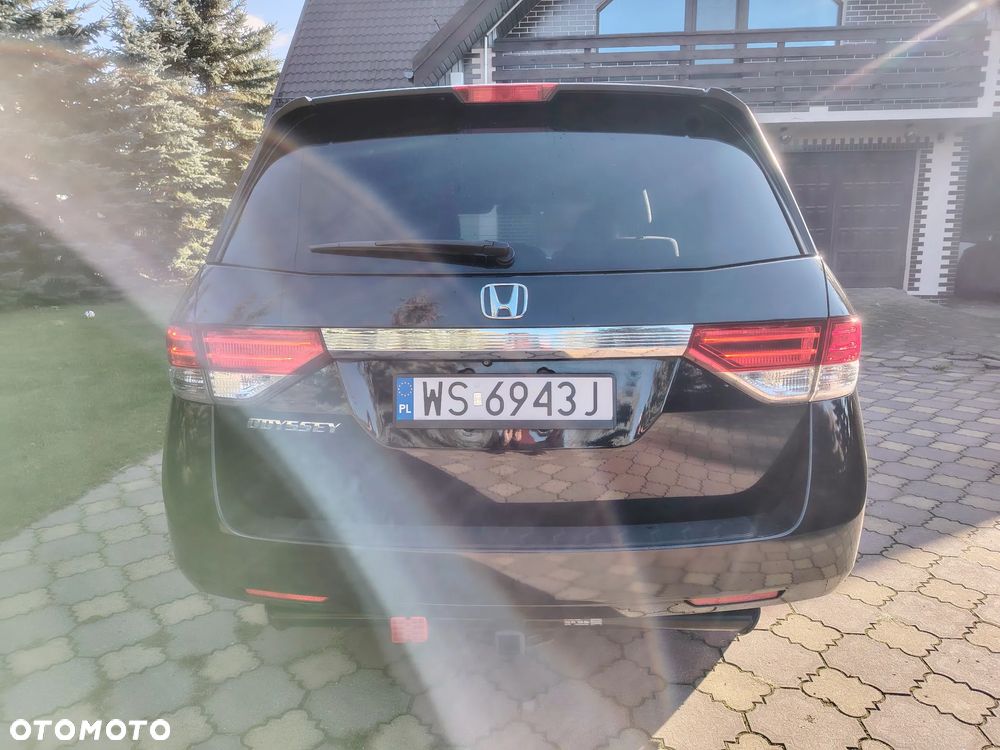 Honda Odyssey 2016 photo 2