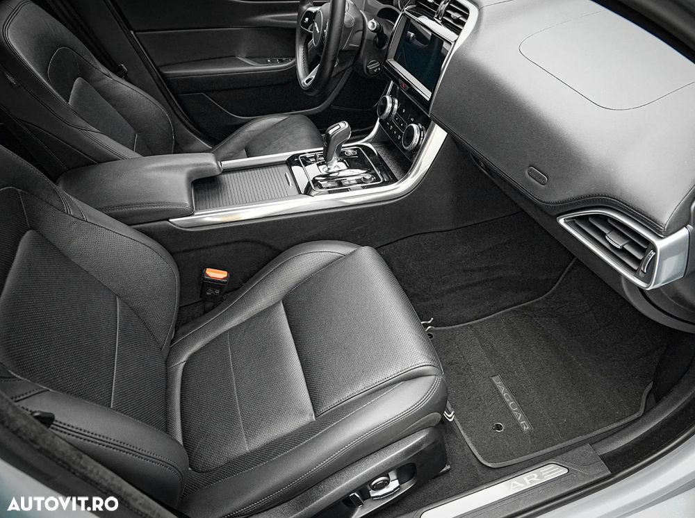 Jaguar XE D200 Aut. R-Dynamic HSE - 13