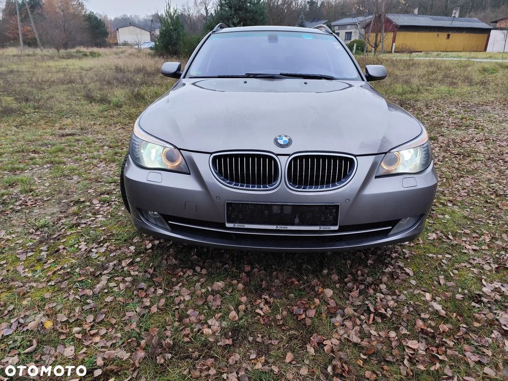 BMW Seria 5 525d xDrive - 14