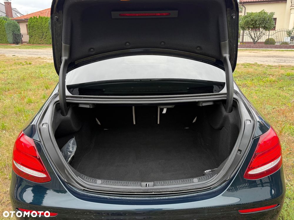 Mercedes-Benz Klasa E 220 d Business Edition 9G-TRONIC - 23