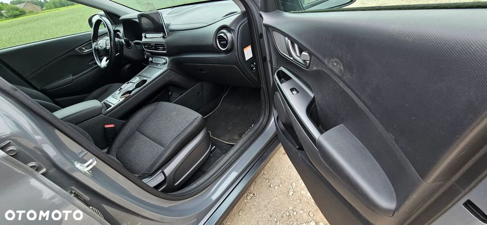 Hyundai Kona - 11