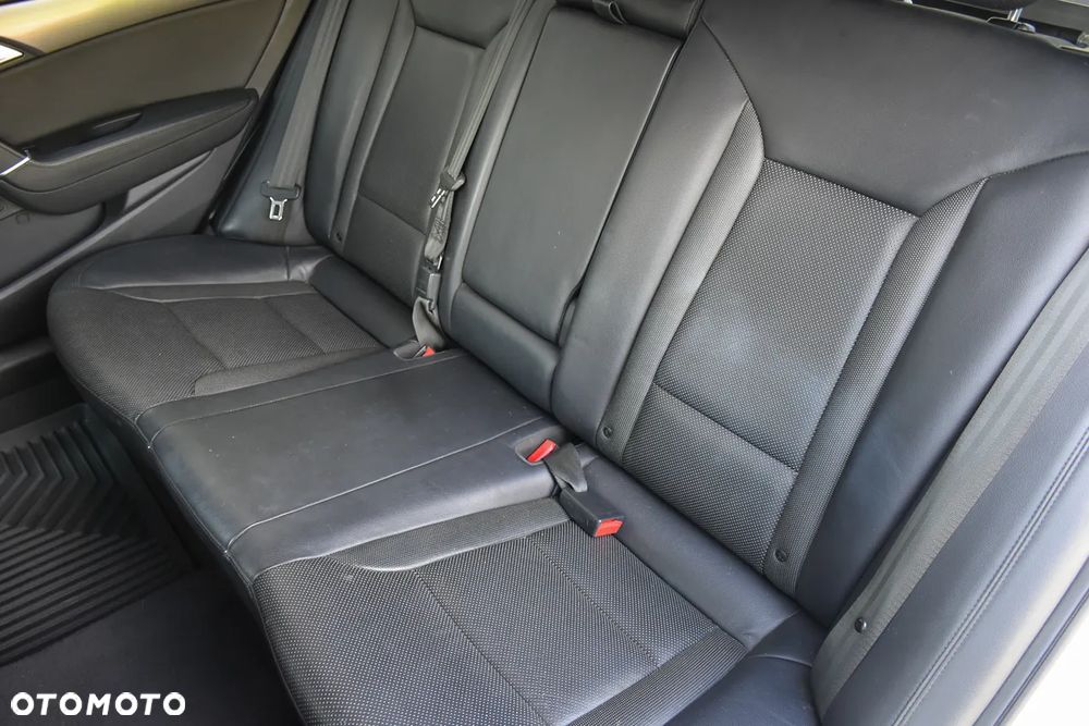 Hyundai i40 Kombi 1.7 CRDi Premium - 38