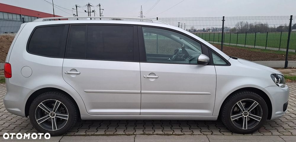 Volkswagen Touran 1.6 TDI DPF BlueMotion Technology Comfortline - 12