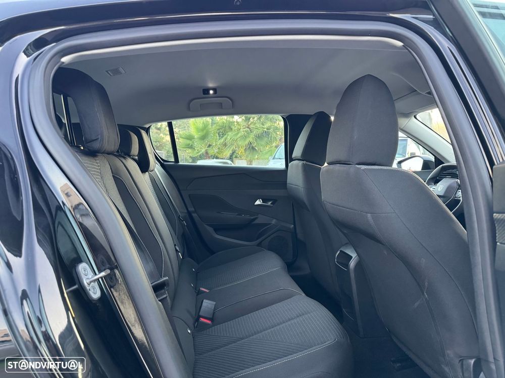 Peugeot 308 1.2 PureTech Allure Pack EAT8 - 36