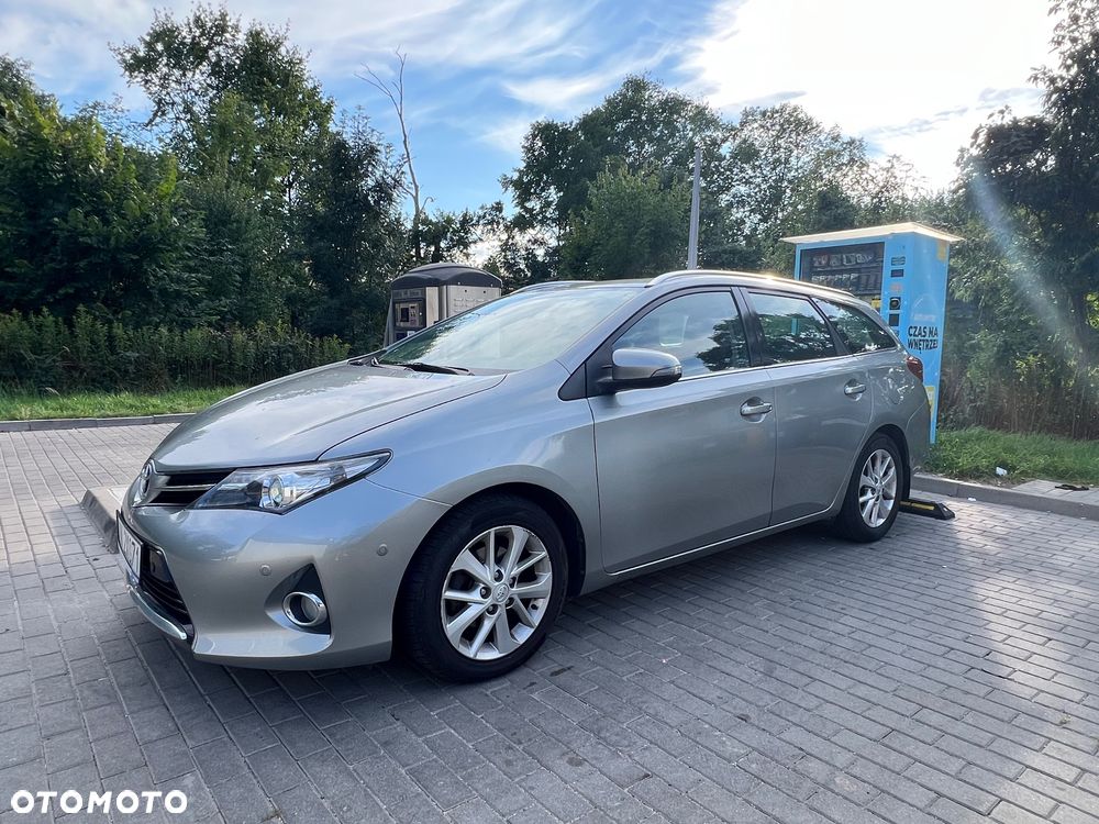 Toyota Auris - 1