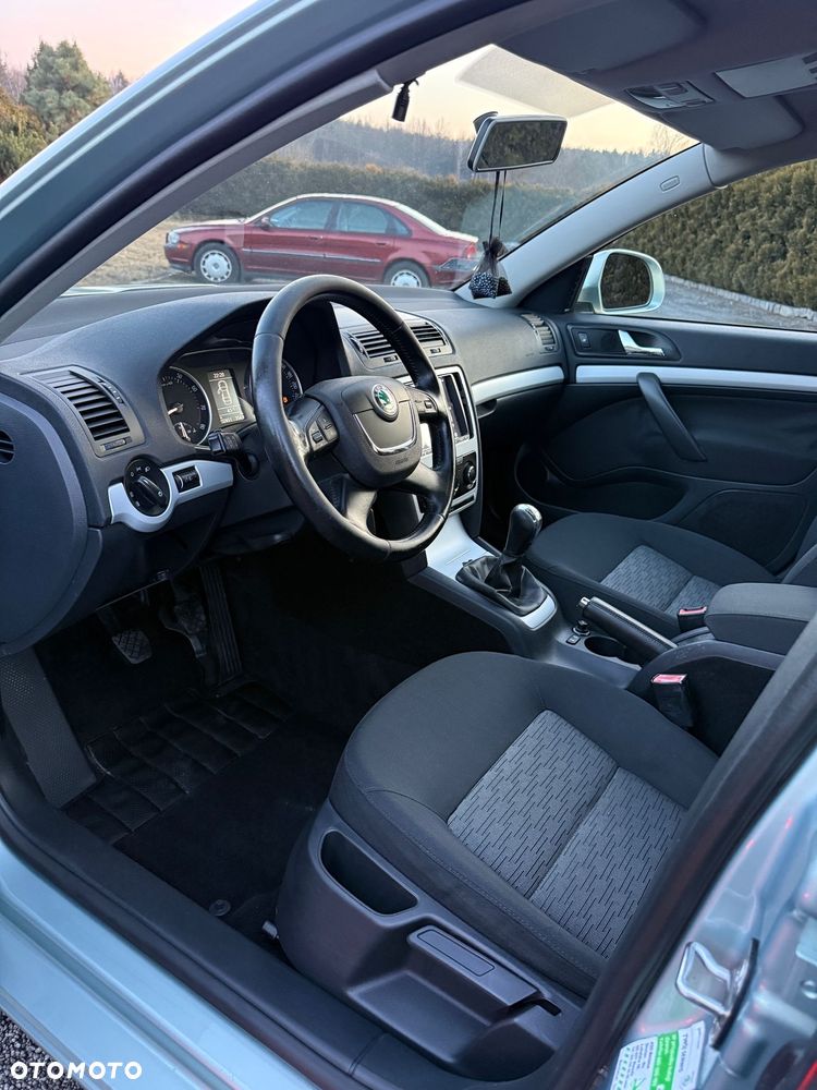 Skoda Octavia 1.8 TSI Ambiente - 24