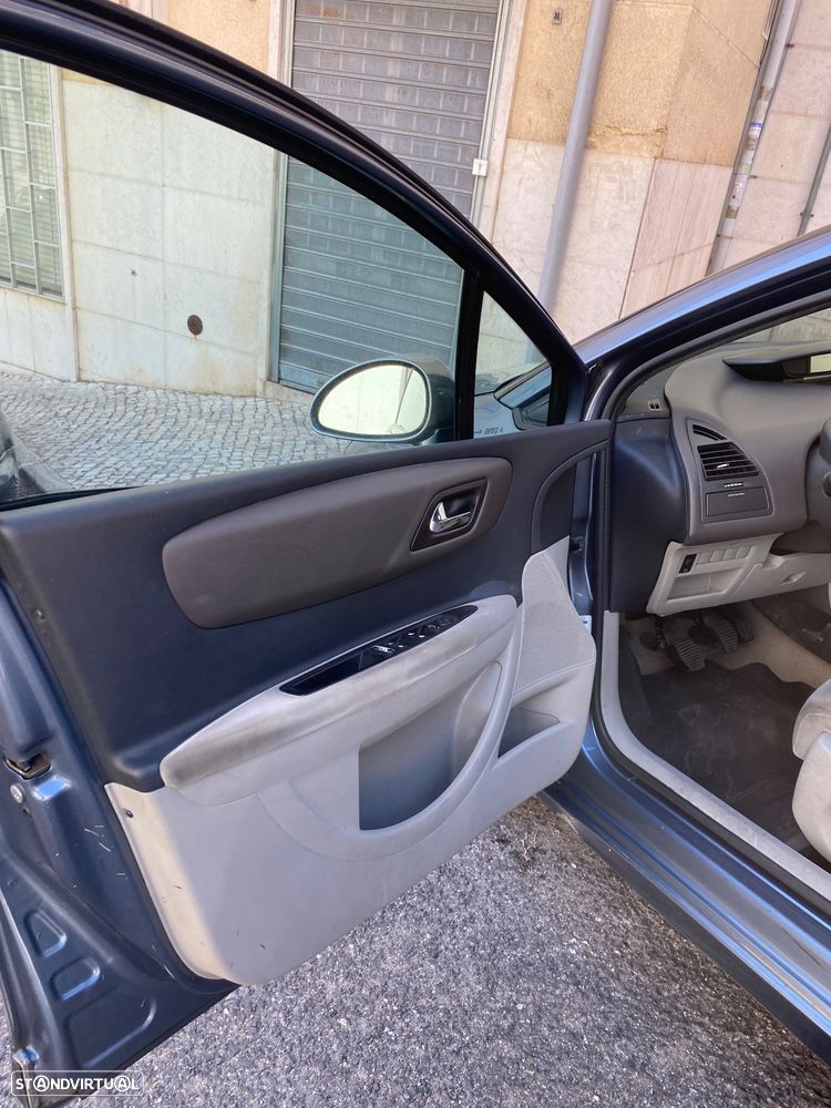 Citroën C4 1.6 16V Style - 2