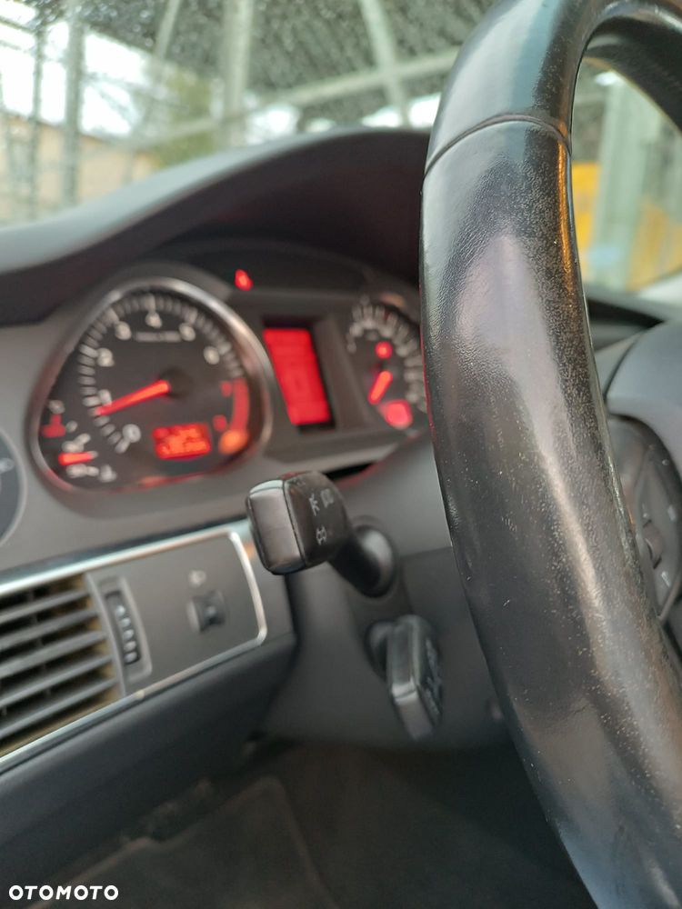 Audi A6 Limousine 2.4 Multitronic - 25
