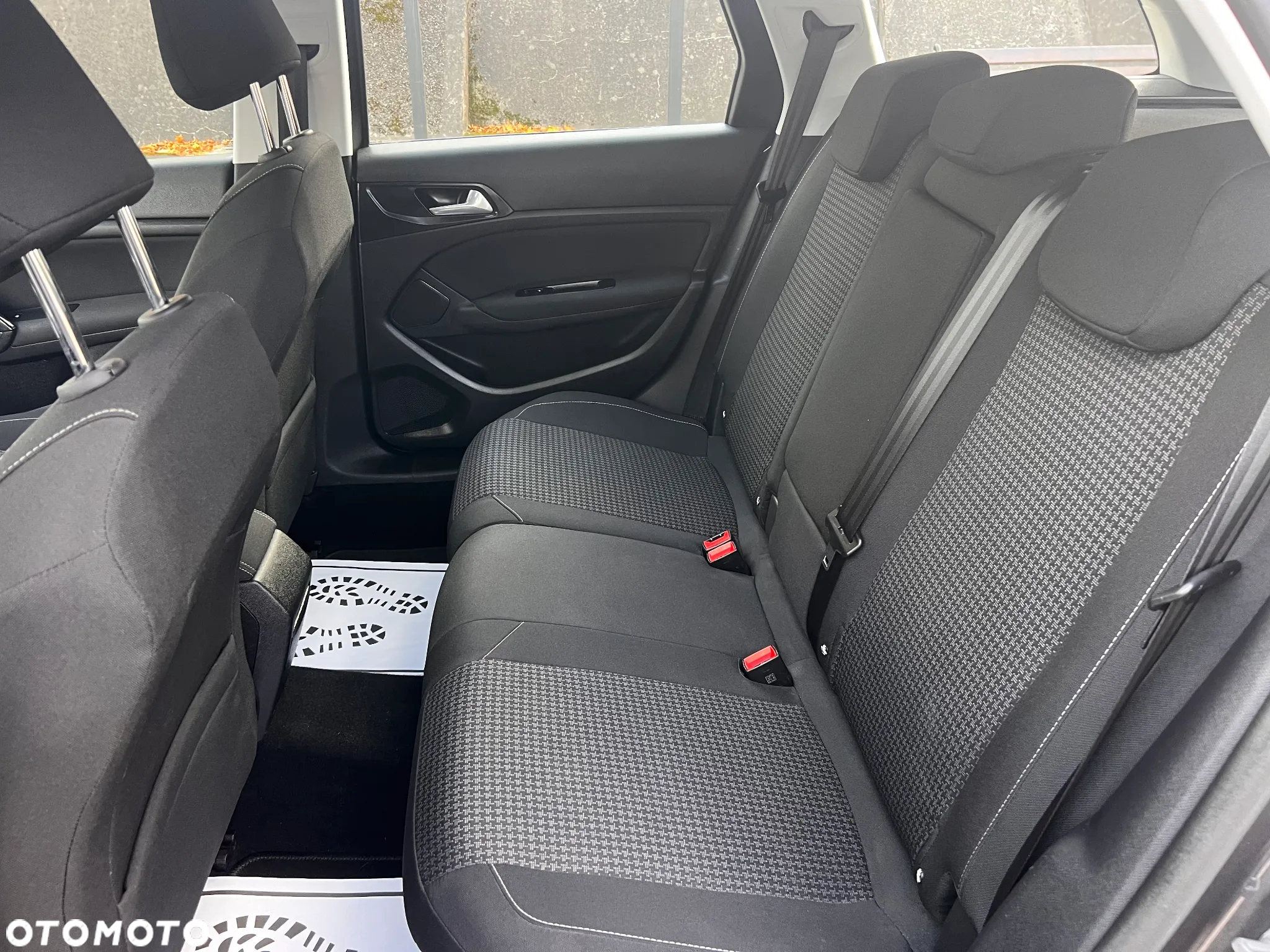 Peugeot 308 - 8